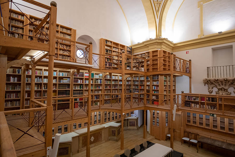 lateral biblioteca lateral biblioteca seminario cuenca