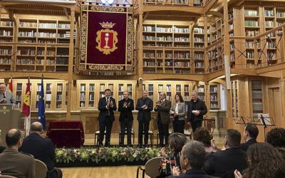 Entregadas las medallas a los hijos predilectos en la biblioteca de la merced