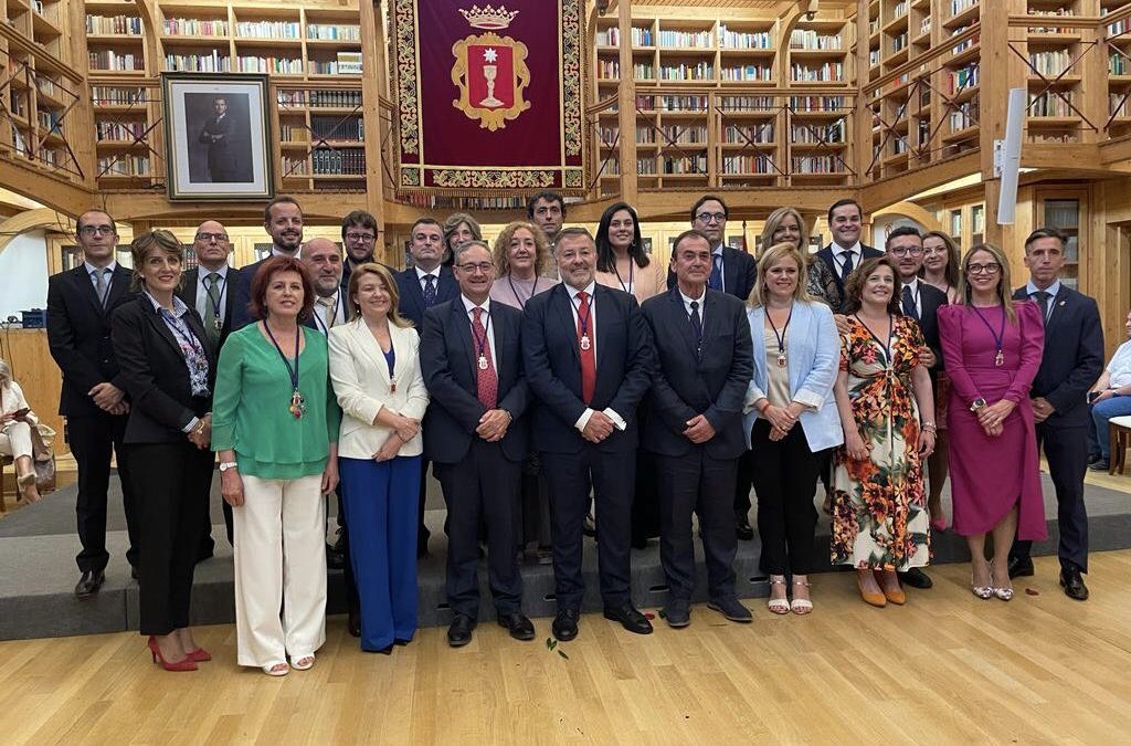 La Biblioteca del Seminario ha acogido el acto de constitución del nuevo Ayuntamiento.